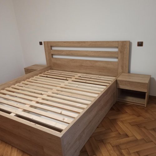 Moderní kuchyně s masivní pracovní deskou